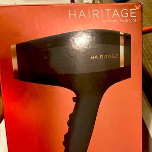 Blow dryer 3 heat setting easy to clean and remove cap ready to be used